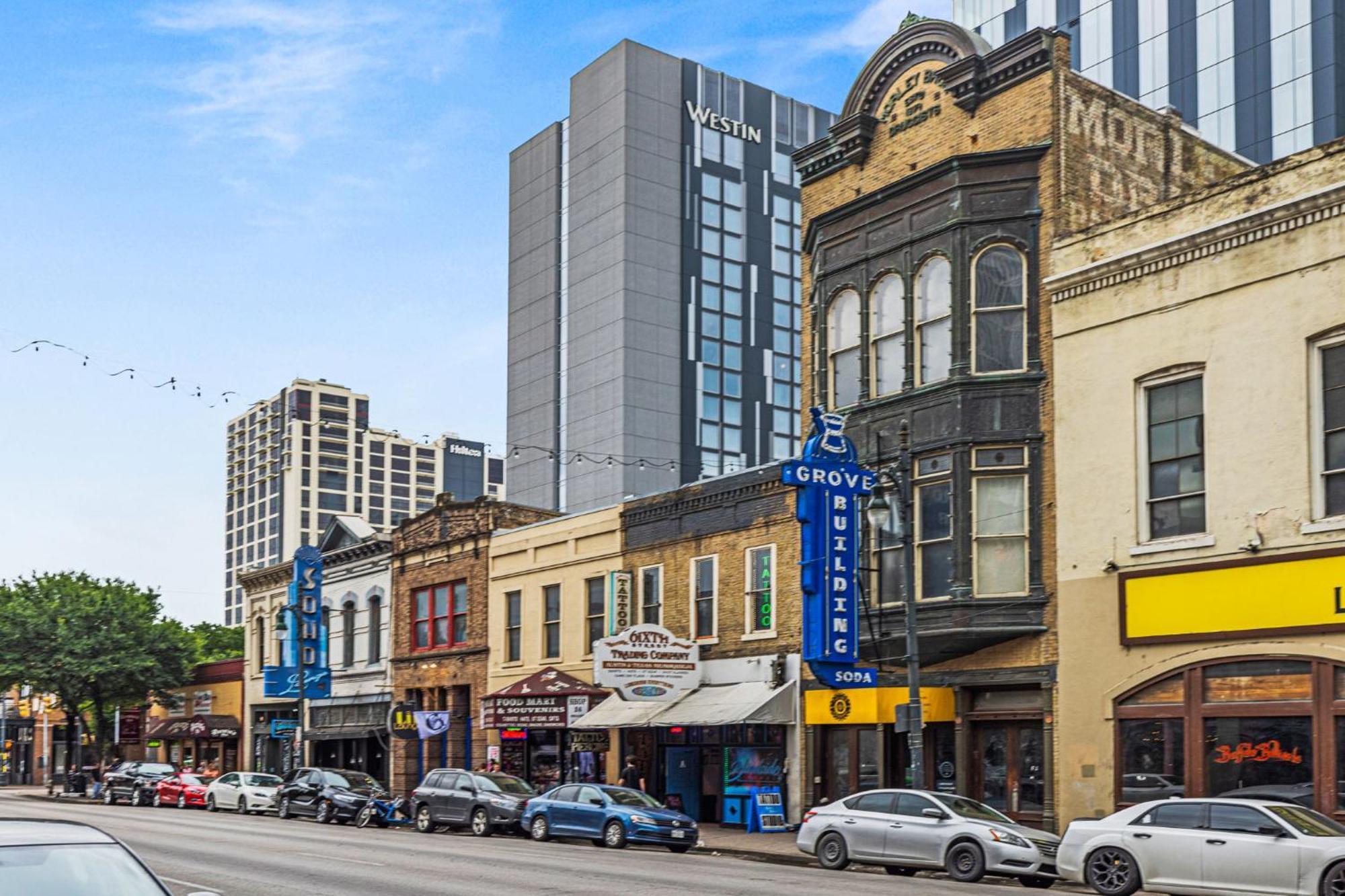 Littlefield Lofts, Hosted By Placemakr - 6Th St Austin Bagian luar foto