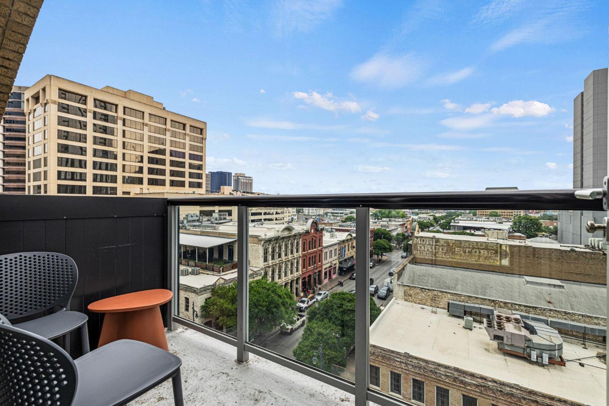 Littlefield Lofts, Hosted By Placemakr - 6Th St Austin Bagian luar foto