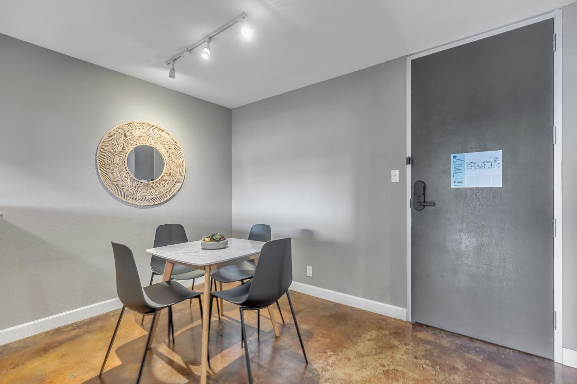 Littlefield Lofts, Hosted By Placemakr - 6Th St Austin Bagian luar foto